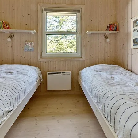 Three-bedroom Holiday In Hals