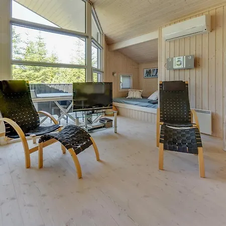 Three-bedroom Holiday In