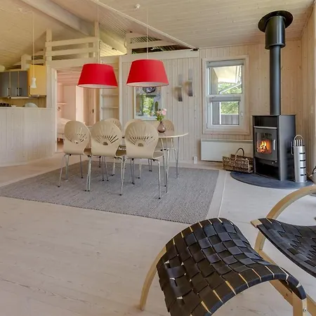 Three-bedroom Holiday In Casa vacanze *